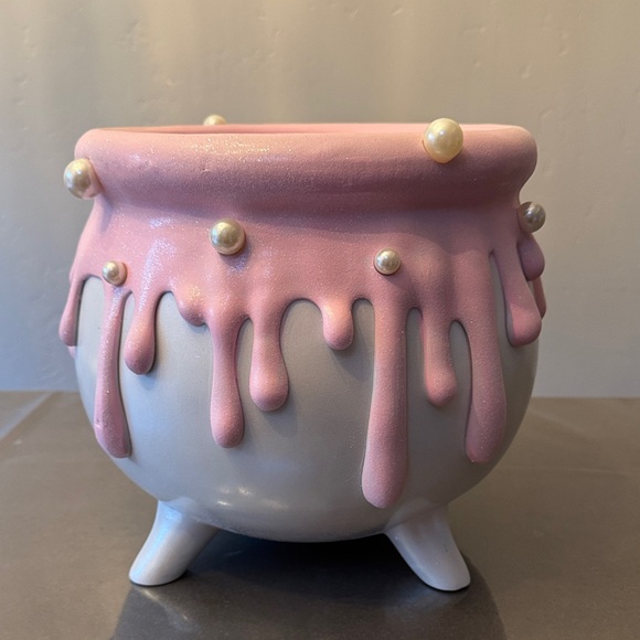 Halloween Pink and White Decorative Cauldron with Pearl Accents. New.